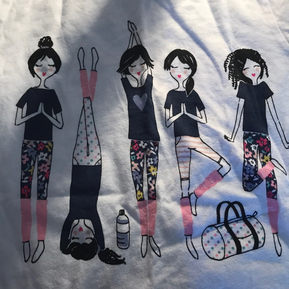 Regular t shirt (won’t come wrinkled).